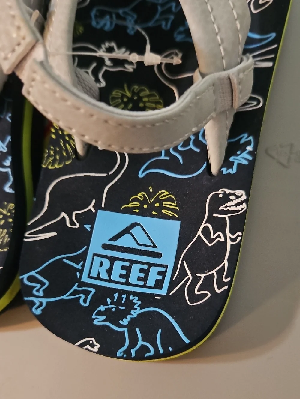 Reef Toddler Ahi Dino Flip Flop: NEW WITHOUT TAGS: SIZE 11